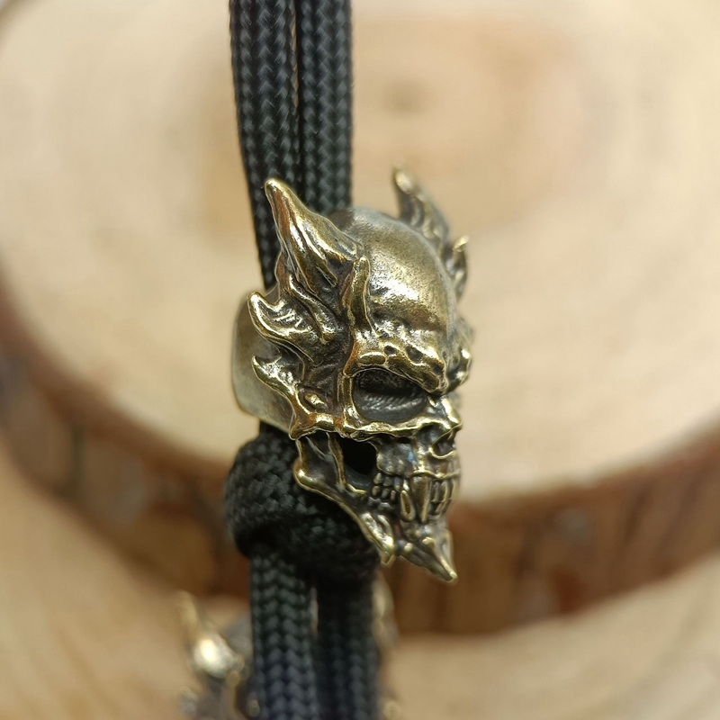 Stile punk testa di teschio co - Paracord Survival Bracelet recensione e prezzo